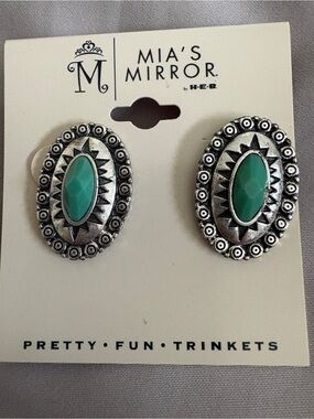Mia's Mirror Silver-Tone Oval Earrings with Green Stone NWT